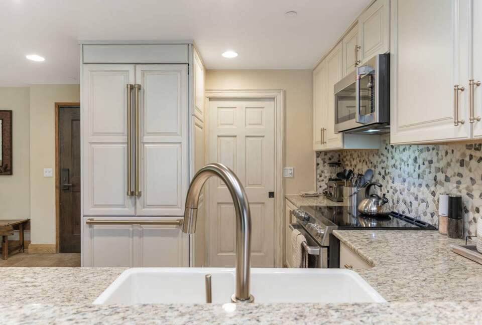 Modern Mountain Getaway Steps from Beaver Creek Village - Beaver Creek, Colorado