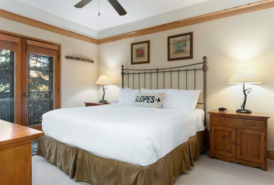 Modern Mountain Getaway Steps from Beaver Creek Village - Beaver Creek, Colorado