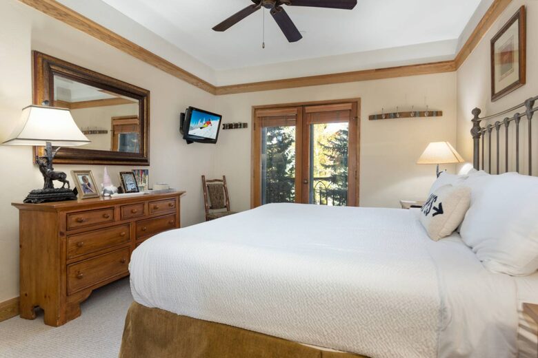 Modern Mountain Getaway Steps from Beaver Creek Village - Beaver Creek, Colorado