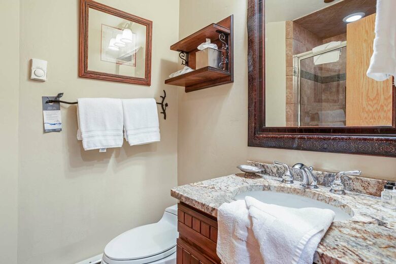 Modern Mountain Getaway Steps from Beaver Creek Village - Beaver Creek, Colorado