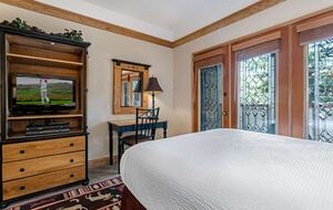 Modern Mountain Getaway Steps from Beaver Creek Village - Beaver Creek, Colorado