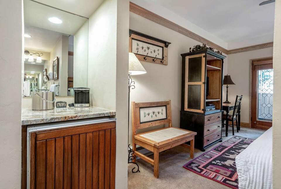 Modern Mountain Getaway Steps from Beaver Creek Village - Beaver Creek, Colorado