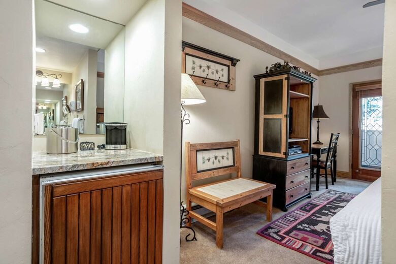 Modern Mountain Getaway Steps from Beaver Creek Village - Beaver Creek, Colorado