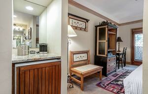 Modern Mountain Getaway Steps from Beaver Creek Village - Beaver Creek, Colorado