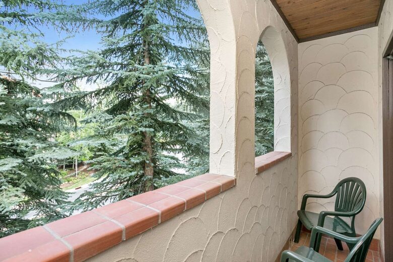 Modern Mountain Getaway Steps from Beaver Creek Village - Beaver Creek, Colorado