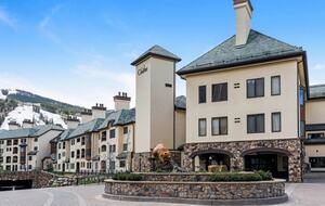 Modern Mountain Getaway Steps from Beaver Creek Village - Beaver Creek, Colorado