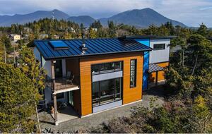 Luxury West Coast Haven Steps from Pacific Rim Park - Ucluelet, Canada