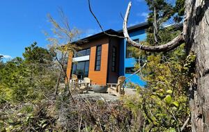 Luxury West Coast Haven Steps from Pacific Rim Park - Ucluelet, Canada