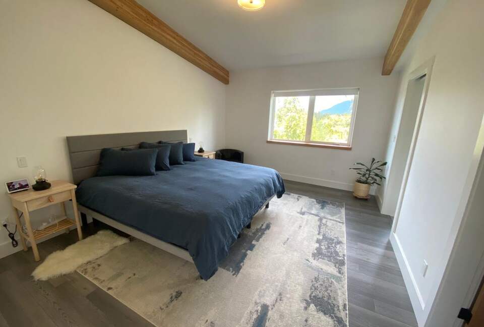 Luxury West Coast Haven Steps From the Wild Pacific Trail - Ucluelet, Canada