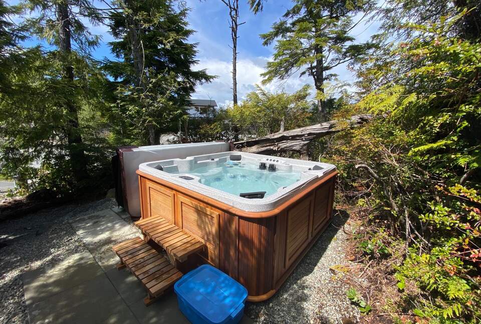 Luxury West Coast Haven Steps From the Wild Pacific Trail - Ucluelet, Canada