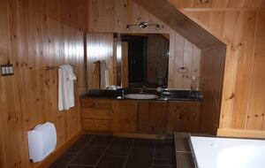 Quebec Luxury Log Home - Mille Isles, Canada