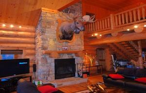 Quebec Luxury Log Home - Mille Isles, Canada