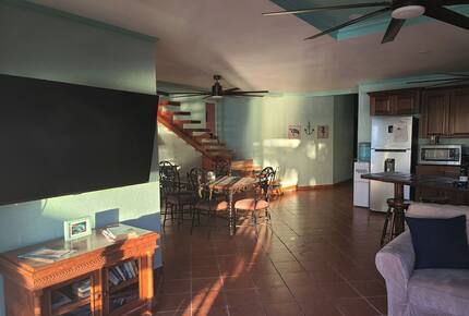 Tropical Beachfront Haven in West Bay - West Bay, Honduras