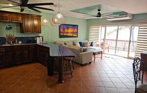 Tropical Beachfront Haven in West Bay - West Bay, Honduras