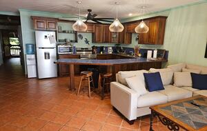 Tropical Beachfront Haven in West Bay - West Bay, Honduras