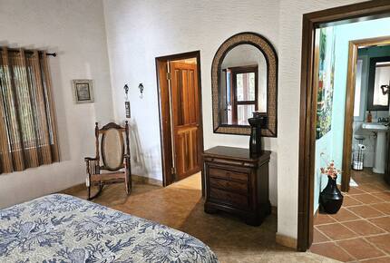 Tropical Beachfront Haven in West Bay - West Bay, Honduras