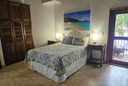 Tropical Beachfront Haven in West Bay - West Bay, Honduras