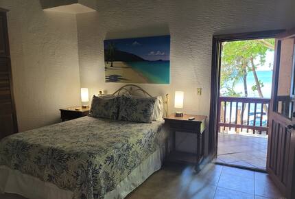 Tropical Beachfront Haven in West Bay - West Bay, Honduras