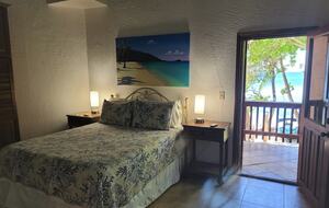 Tropical Beachfront Haven in West Bay - West Bay, Honduras