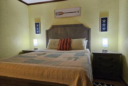 Tropical Beachfront Haven in West Bay - West Bay, Honduras