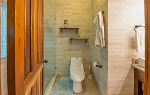 Tropical Beachfront Haven in West Bay - West Bay, Honduras