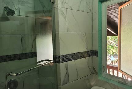 Tropical Beachfront Haven in West Bay - West Bay, Honduras