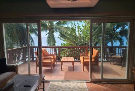 Tropical Beachfront Haven in West Bay - West Bay, Honduras