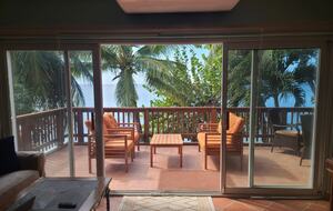 Tropical Beachfront Haven in West Bay - West Bay, Honduras
