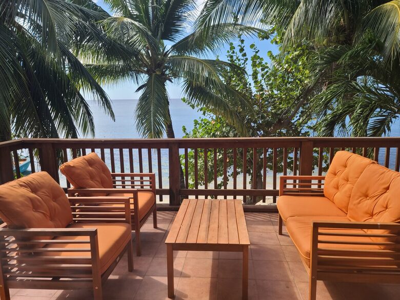 Tropical Beachfront Haven in West Bay - West Bay, Honduras