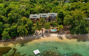 Tropical Beachfront Haven in West Bay - West Bay, Honduras
