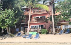 Tropical Beachfront Haven in West Bay - West Bay, Honduras