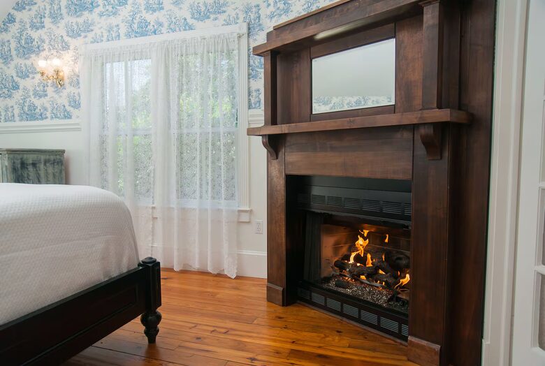 Elegant Country Escape in North Carolina’s Blue Ridge - Weaverville, North Carolina