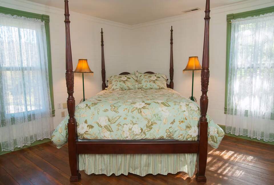 Elegant Country Escape in North Carolina’s Blue Ridge - Weaverville, North Carolina