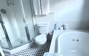 Elegant Country Escape in North Carolina’s Blue Ridge - Weaverville, North Carolina