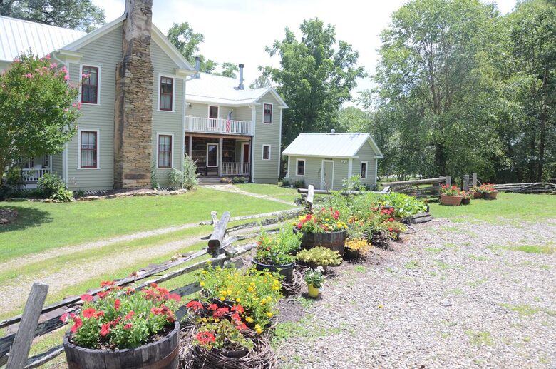 Elegant Country Escape in North Carolina’s Blue Ridge - Weaverville, North Carolina