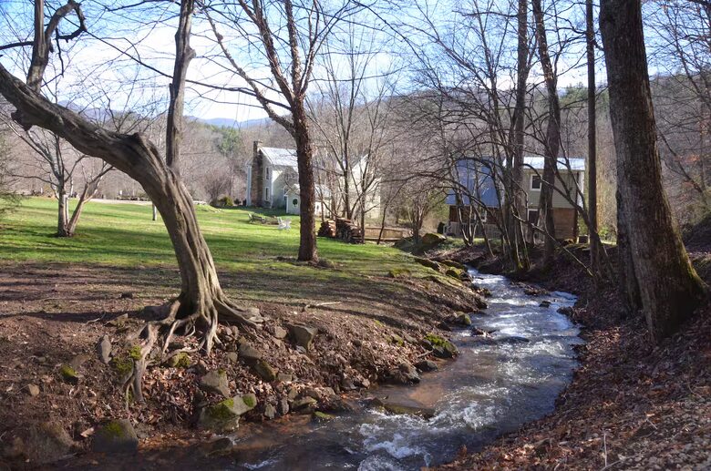 Elegant Country Escape in North Carolina’s Blue Ridge - Weaverville, North Carolina