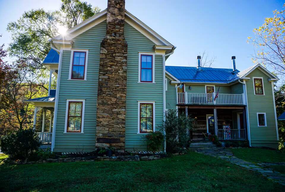 Elegant Country Escape in North Carolina’s Blue Ridge - Weaverville, North Carolina