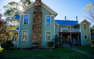 Elegant Country Escape in North Carolina’s Blue Ridge - Weaverville, North Carolina