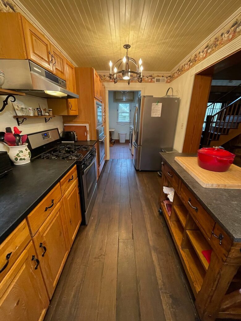 Elegant Country Escape in North Carolina’s Blue Ridge - Weaverville, North Carolina