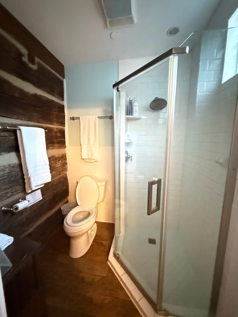 Elegant Country Escape in North Carolina’s Blue Ridge - Weaverville, North Carolina