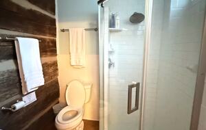 Elegant Country Escape in North Carolina’s Blue Ridge - Weaverville, North Carolina