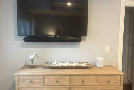 Elegant Monterey Bay Escape in Historic Capitola - Capitola, California