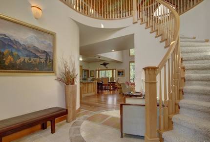 Blue Lantern Lodge - Big Lake, Alaska