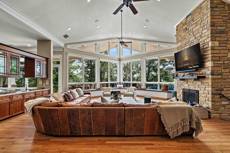 Architectural Masterpiece with Panoramic Lake Views & Concierge Service - Statesville, North Carolina