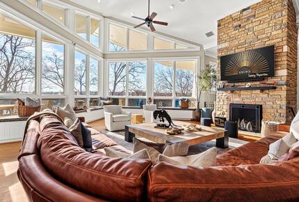 Architectural Masterpiece with Panoramic Lake Views & Concierge Service - Statesville, North Carolina