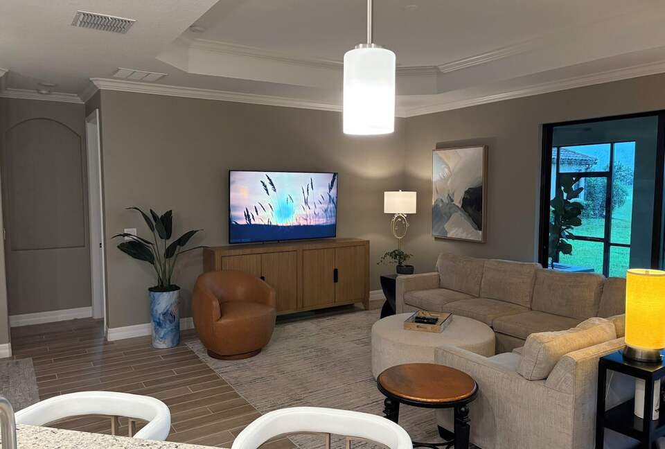 Stylish Lakewood National Home Overlooking the 7th Hole - Bradenton, Florida