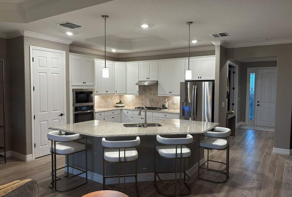 Stylish Lakewood National Home Overlooking the 7th Hole - Bradenton, Florida