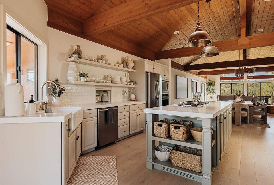 Modern Desert Retreat on 2.6 Acres With Forest Access - Sedona, Arizona