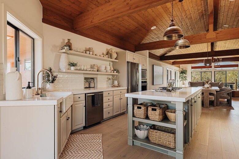 Modern Desert Retreat on 2.6 Acres With Forest Access - Sedona, Arizona