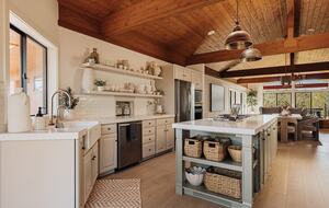 Modern Desert Retreat on 2.6 Acres With Forest Access - Sedona, Arizona